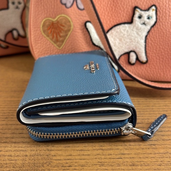 Coach Small Trifold Wallet
SV/Pacific Blue - Picture 5 of 16